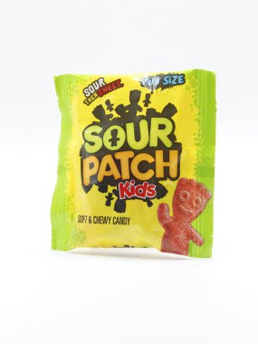 MANILA, PH - 22 Şubat 2025 'te Filipinler, Manila' da ekşi yamalı çocuklar. Ekşi yamalı çocuklar ABD 'de şekerci..