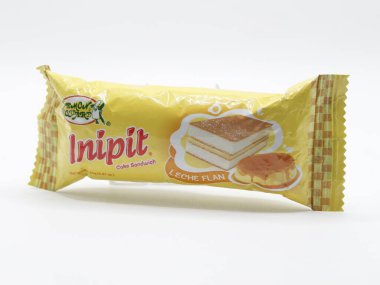 22 Şubat 2025 'te Manila, Filipinler' de limonlu inipit keki turtası. Lemon Square Filipinler 'de bir pasta imalatçısıdır..