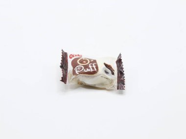 MANILA, PH - 22 Şubat - Oishi o puff çikolatalı krema 22 Şubat 2025 tarihinde Manila, Filipinler 'de marshmallow doldurdu. Oishi Filipinli bir yiyecek ve içecek üreticisi..
