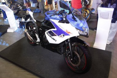 Pasay, PH - 15 Haziran - Suzuki gixxer sf 155, Suzuki matsuri, 15 Haziran 2025, Pasay, Filipinler. Suzuki, Japonya merkezli bir otomobil ve motosiklet üreticisi..