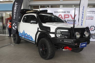 Pasay, PH - 26 Temmuz - Ford Ranger 26 Temmuz 2025 tarihinde Pasay, Filipinler 'de Oto yedek parça ve araç fuarında (APVE). APVE, Filipinler 'de düzenlenen yıllık otomobil parçaları sergisidir..