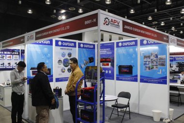 Pasay, PH - 26 Temmuz - 26 Temmuz 2025 'te Filipinler' in Pasay kentinde Auto yedek parça ve araç fuarında (APVE) tezgah. APVE, Filipinler 'de düzenlenen yıllık otomobil parçaları sergisidir..