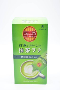 MANILA, PH - FEB 22 - Tully 's & Tea Matcha Latte Stick 22 Şubat 2025 tarihinde Manila, Filipinler' de hazır toz. Tully 's & Tea Japonya' da bir içki imalatçısıdır.