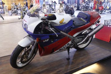 MUNTINLUPA, PH - SEPT 6 - Honda vfr750r Ride Ph 8 Eylül 2025 tarihinde Muntinlupa, Filipinler 'de. Ride Ph, Filipinler 'de bir motosiklet medya platformudur..