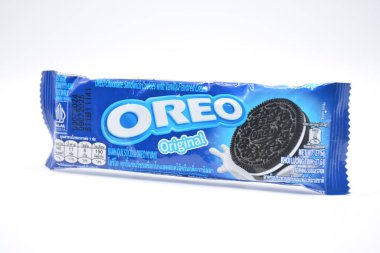 MANILA, PH - FEB 22 - Oreo original chocolate sandwich cookies with vanilla flavored cream on February 22, 2025 in Manila, Philippines. Oreo is a cookie maker in USA.