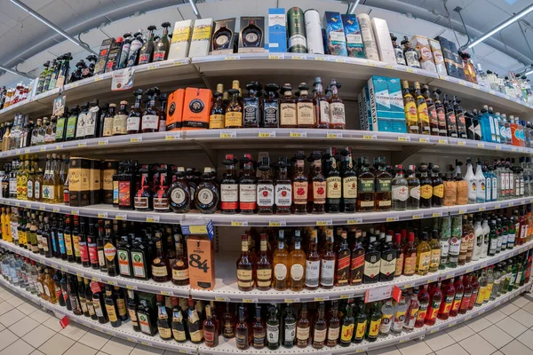 Cuneo Italy November 2022 Shelves Display Bottles Whiskey Whisky Rum — Stock Photo, Image