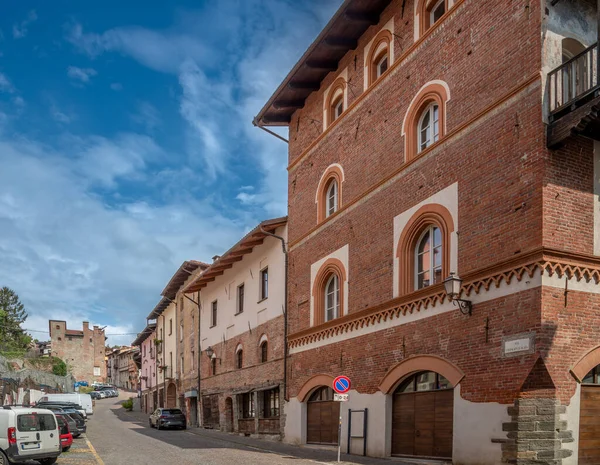 Pinerolo Torino Piemonte Aprile 2023 Principi Acaja Con Casa Medievale — Foto Stock
