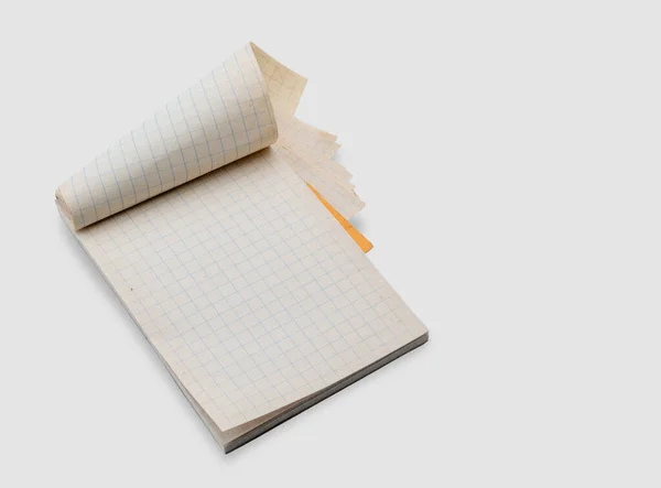 Notatnik Papieru Vintage Kwadratowych Stron Otwarte Gotowe Notatek Odizolowana Biało — Zdjęcie stockowe