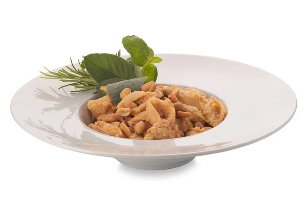 Macaroni Conchiglioni Serveras Med Jordnöt Och Tomatpesto Italiensk Skalformad Pasta — Stockfoto
