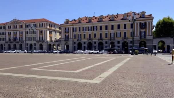 Cuneo Piemonte Ιταλία Αυγούστου 2022 Ιστορικές Στοές Portici Της Πλατείας — Αρχείο Βίντεο