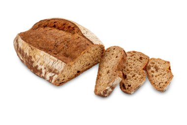 Bir somun tam buğday unlu ekmek dilimli, micone tipik ekmek Piedmont, İtalya 'dan, beyaza izole edilmiş, kırpma yolu dahil 