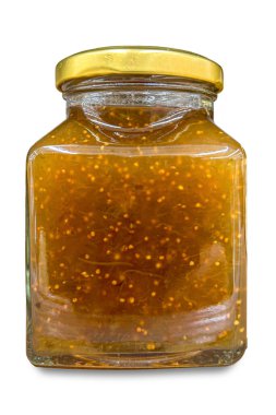 Kırpma yolu dahil olmak üzere incir reçeli cam kavanozda beyaza izole edilmiş.