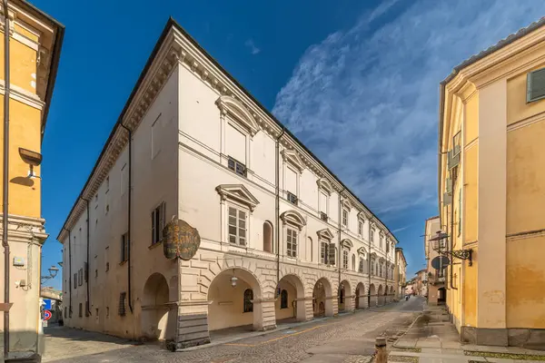 Savigliano, Cuneo, İtalya - 21 Mart 2024: Taffini d 'Acceglio Sarayı