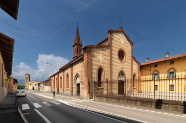 Saluzzo, İtalya - 11 Haziran 2024 St. Augustine Sokağı 'ndaki St. Augustine Kilisesi