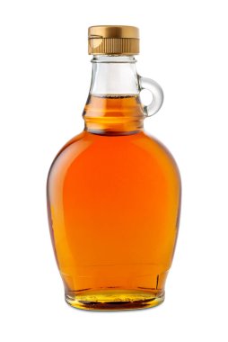 Cam şişede akçaağaç şurubu. Tipik Kanada tatlı şurubu. Kırpma yolu dahil beyaza izole edilmiş.