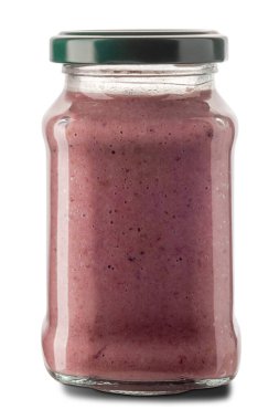 Cam kavanozdaki kırmızı hindiba sosu beyaza izole edilmiş ve kırpma yolu da dahil.