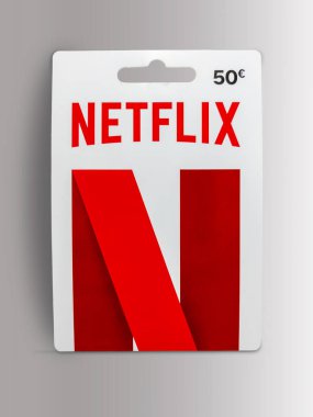 İtalya - 20 Haziran 2025: 50 Netflix Netflix Hediye Kartı Faturası Netflix hesabı için. Kırpma yolu dahil