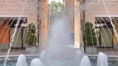 Yerleşim yerlerinde su fışkırtan fıskiyeler.