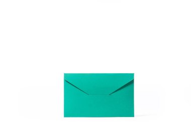 Minimalist tarzda yeşil bir zarf resmi. Tasarım projeleri ve dekorasyon için mükemmel.