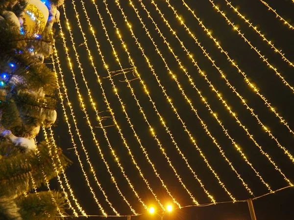 Праздничная Гирлянда Городской Ночной Свет Размывает Боке Дефокусирует Фон Рождественский — стоковое фото
