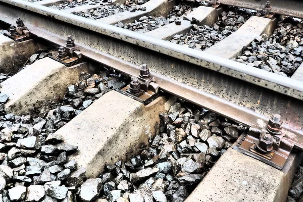 Železnice Kovové Ocelové Zábradlí Dřevěné Pražce Nýty Spojovací Prostředky Železnici — Stock fotografie