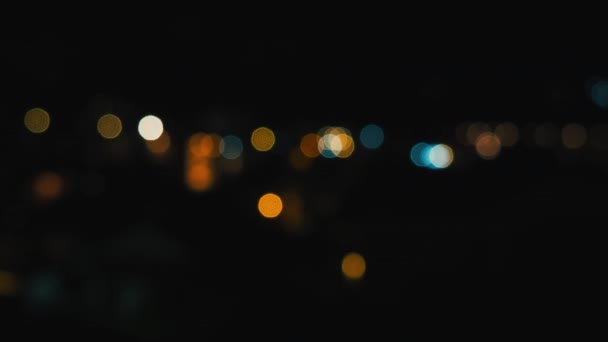 Luzes Cidade Noturna Borrado Bokeh Carros Janelas Brilhantes Lanternas Montras — Vídeo de Stock