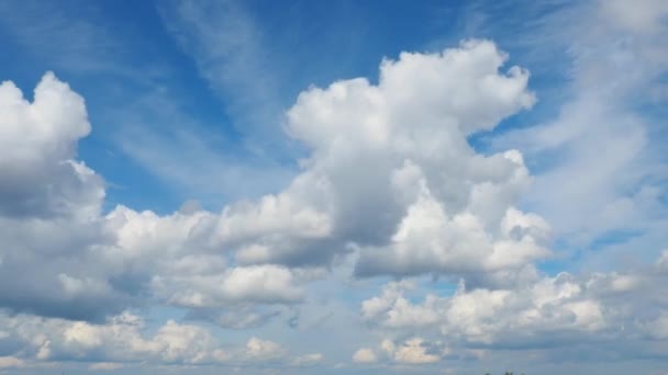 Tempo Acumulus Lapso Cirrostratus Stratocumulus Nuvens Contra Céu Azul Cloudiness — Vídeo de Stock