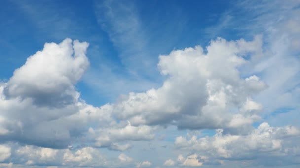 Cumulus Yang Bergerak Cepat Cirrostratus Dan Awan Stratocumulus Melawan Langit — Stok Video