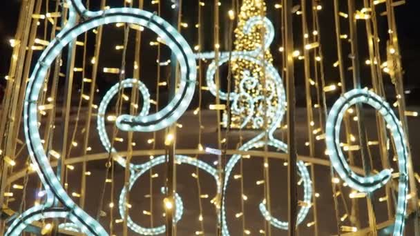 Schöne Strassengirlanden Elektrische Beleuchtungskörper Neujahr Und Weihnachten Dekoration Der Straßen — Stockvideo