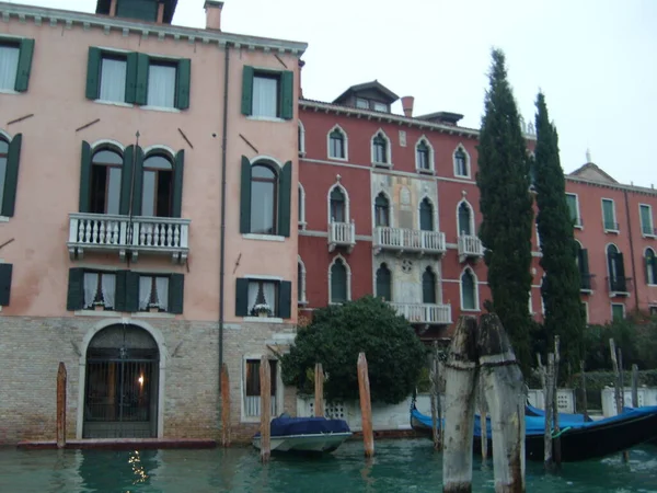 Венеция Италия Июля 2007 Года Венецианские Улицы Изящными Фасадами Зданий — стоковое фото