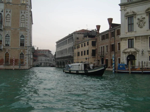 Veneza Itália Julho 2007 Ruas Venezianas Com Fachadas Construção Graciosas — Fotografia de Stock