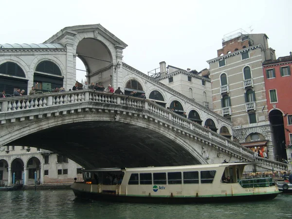 Βενετία Ιταλία 2007 Βενετσιάνικοι Δρόμοι Χαριτωμένες Προσόψεις Κτιρίων Γκραντ Κανάλ — Φωτογραφία Αρχείου
