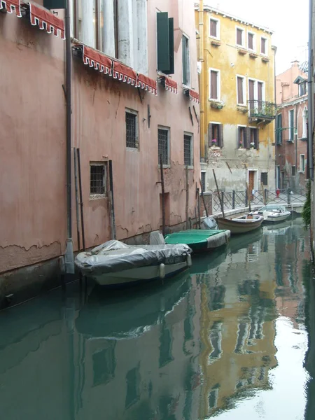 Venedig Italien 2007 Venetianska Gator Med Graciösa Byggnadsfasader Canal Grande — Stockfoto