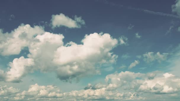 Быстрые Кучевые Облака Циррострат Стратокумулус Против Голубого Неба Изменение Климата — стоковое видео