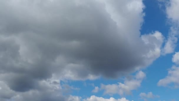 Atmosphère Stratosphère Cumulus Cirrostratus Stratocumulus Déplaçant Rapidement Contre Ciel Bleu — Video