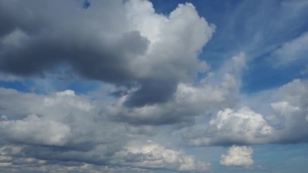 Cumul Stratocumulus Rapides Nuages Contre Ciel Bleu Nuageux Déplace Vite — Video