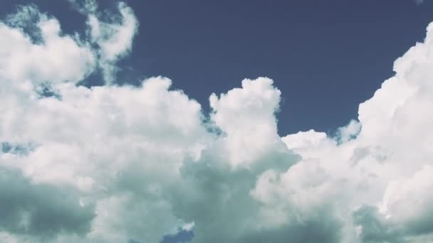 Time Lapse Όμορφο Γαλάζιο Ουρανό Σύννεφα Και Ήλιο Ταχεία Κίνηση — Αρχείο Βίντεο