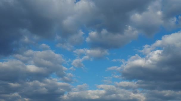 Fuertes Nubes Lluvia Atraviesan Cielo Azul Pronóstico Del Tiempo Cambio — Vídeos de Stock