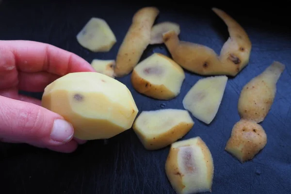 Patates Yumrusunun Mantar Viral Bakteriyel Enfeksiyonu Patatesin Içindeki Siyah Noktalar — Stok fotoğraf