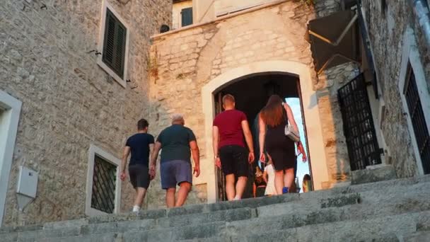 Herceg Novi Montenegro 2022 Sahat Kula Una Torre Reloj Pasaje — Vídeo de stock