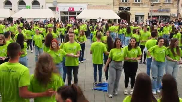 Sremska Mitrovica Serbia Mai 2023 Uteksaminerte Studenter Fra Skoler Tekniske – stockvideo