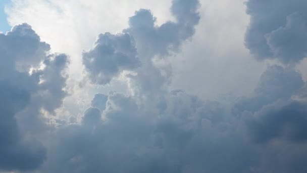 Πολύ Όμορφα Σύννεφα Στον Ουρανό Ογκομετρική Επίδραση Φωτός Ακτίνες Του — Αρχείο Βίντεο