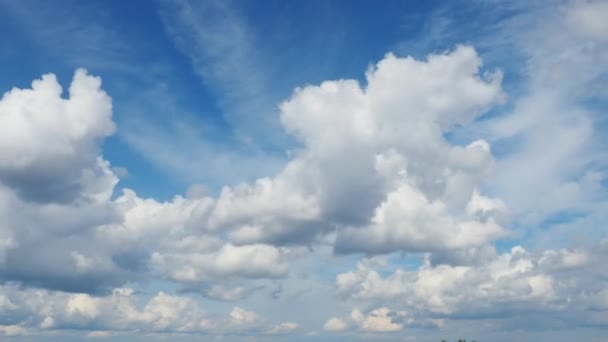 Tempo Acumulus Lapso Cirrostratus Stratocumulus Nuvens Contra Céu Azul Cloudiness — Vídeo de Stock