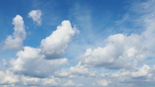 Cúmulo Movimiento Rápido Cirrostratus Estratocumulus Esc Nubes Contra Cielo Azul — Vídeos de Stock