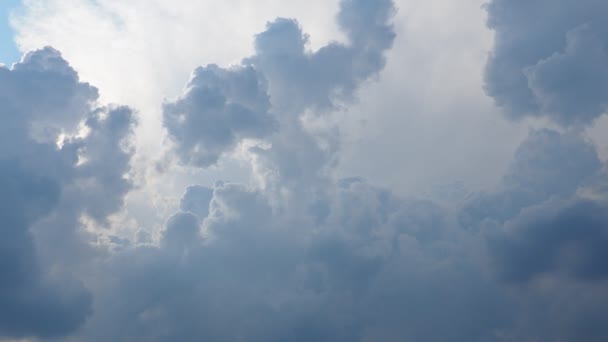 Belle Nuvole Nel Cielo Effetto Luce Volumetrica Raggi Del Sole — Video Stock