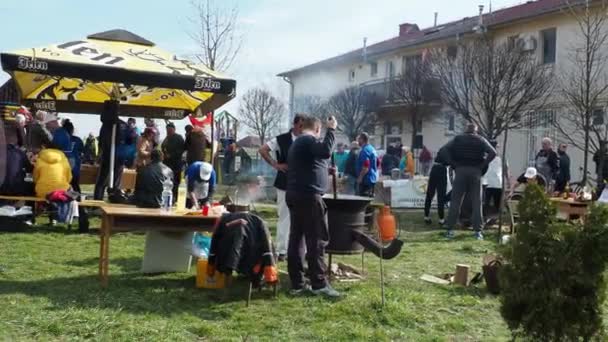 Sremska Mitrovica Srbsko Vaření Vepřových Kůží Tradičním Způsobem Kotli Nebo — Stock video