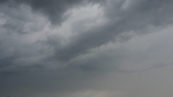Verschrikkelijke Lucht Wervelwind Cumulonimbus Wolken Regenwolken Donderwolken Zijn Verticaal Ontwikkelde — Stockvideo