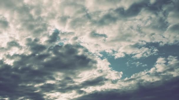 Schöne Wolken Himmel Volumetrische Lichteffekte Die Sonnenstrahlen Sind Hinter Den — Stockvideo