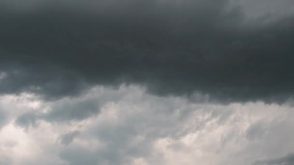 Felhős Felhők Halmaza Kumulonimusz Felhők Esőfelhők Mennydörgő Felhők Sűrű Tömeg — Stock videók