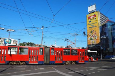 Belgrad Sırbistan 9.9.23 Slavia Meydanı Trg Slavija, büyük ticari kavşak, Kralja Milana, Beogradska, Makenzijeva, Svetosavska, Bulevar oslobodjenja, Deligradska, Nemanjina sokakları.